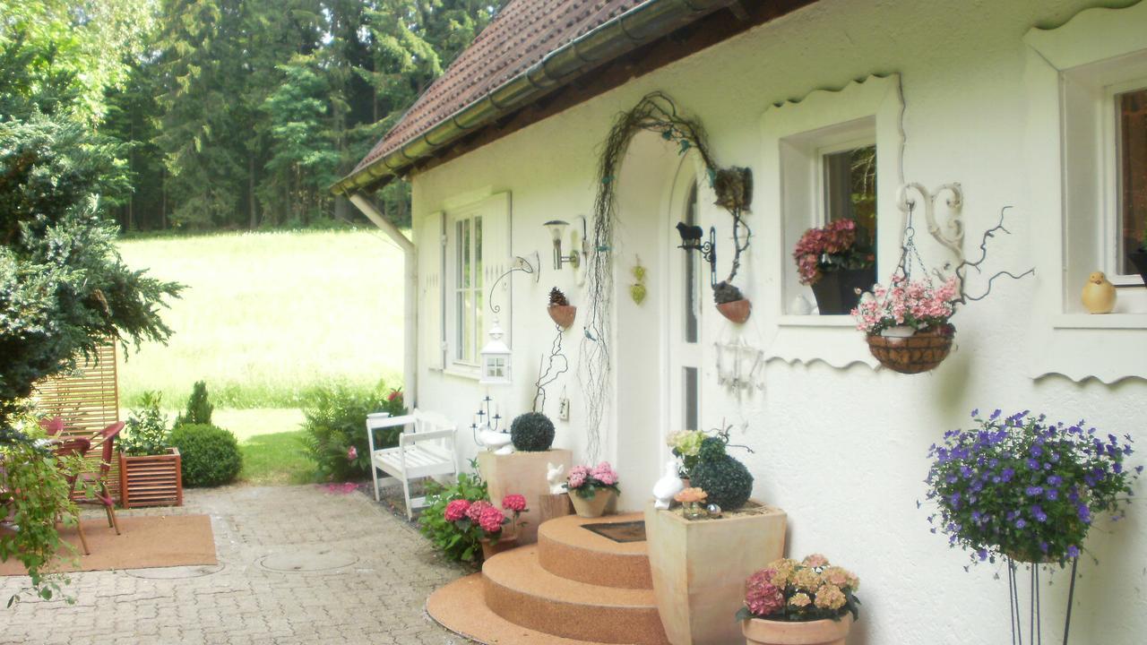 Gaestezimmer Im Haus Am Wald Фройденщат Екстериор снимка
